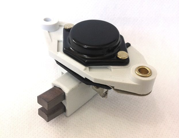 REG304 - Regulador de tensão ( voltagem ) mod 1197311304 (SUBST. TB  9197087018) para alternador modelo Bosch 0120469014 Volvo EDC 28V 55A / outros.