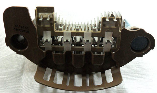 RET8191 - Conjunto retificador para alternador eletrônico Mitsubishi A004TA8191 28V 100A Volvo FH / outros modelos.